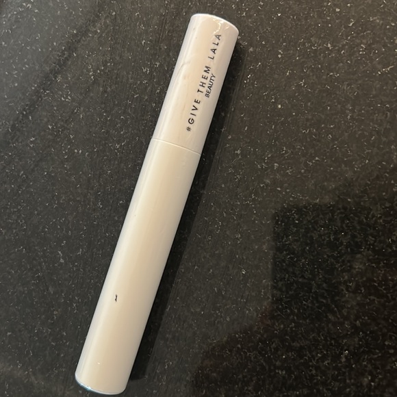 Give them lala beauty mascara - Picture 5 of 5